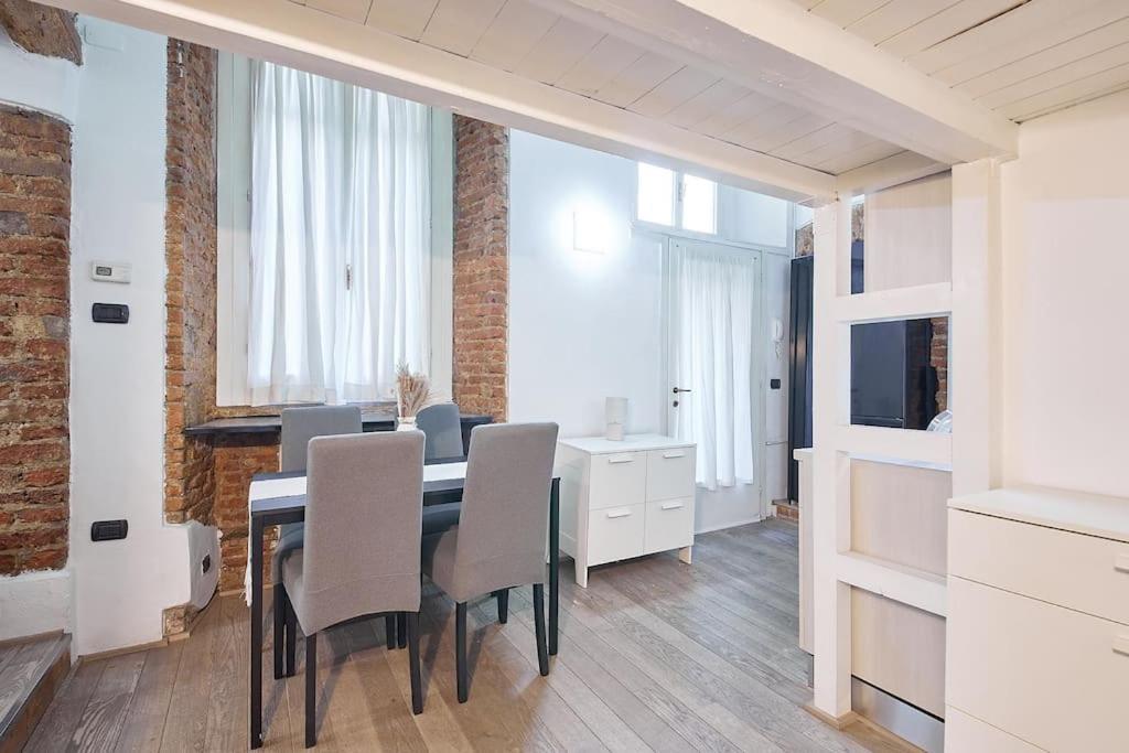 Brera-moscova Centro Storico, Wi-fi E Netflix Appartamento